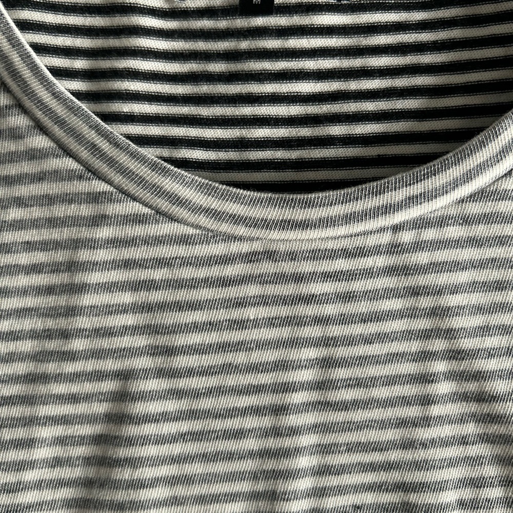 Vince Gray Striped Short Sleeve Tee - Picture 2 of 2